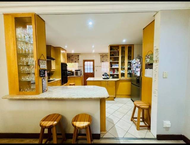 4 BEDROOM TOWNHOUSE FOR SALE IN HELICON HEIGHTS
